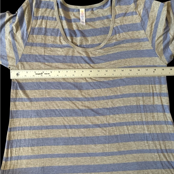 LuLaRoe Women’s XL Gray Blue Stripe Scoop Neck Swing Tunic Top NWT - Picture 3 of 5